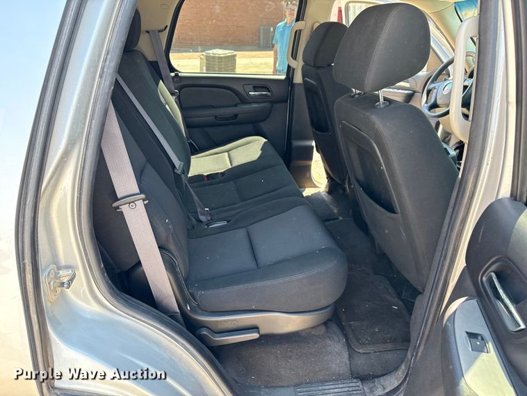 image for item DZ8899 2011 Chevrolet Tahoe Police SUV