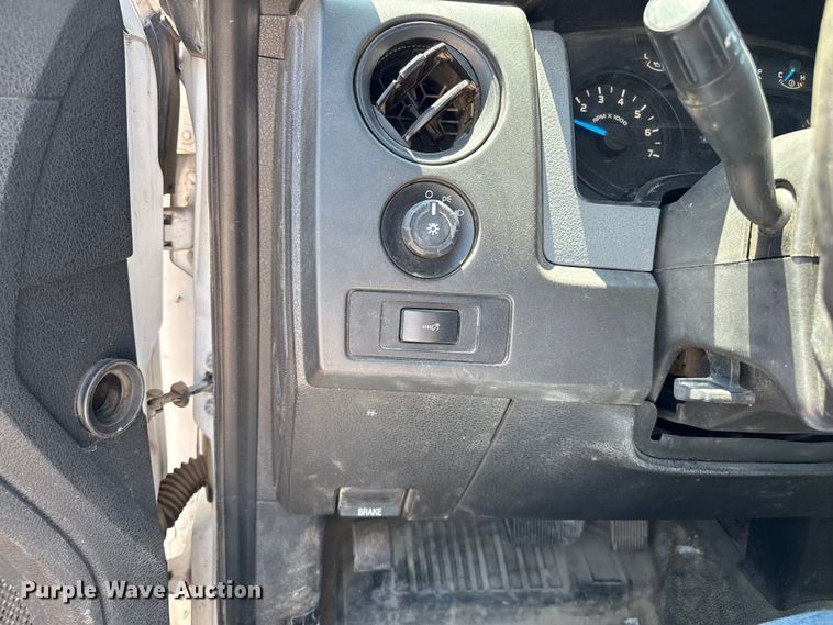 image for item DZ8902 2014 Ford F150 pickup truck