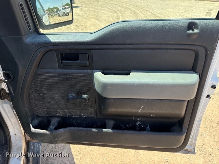 image for item DZ8902 2014 Ford F150 pickup truck