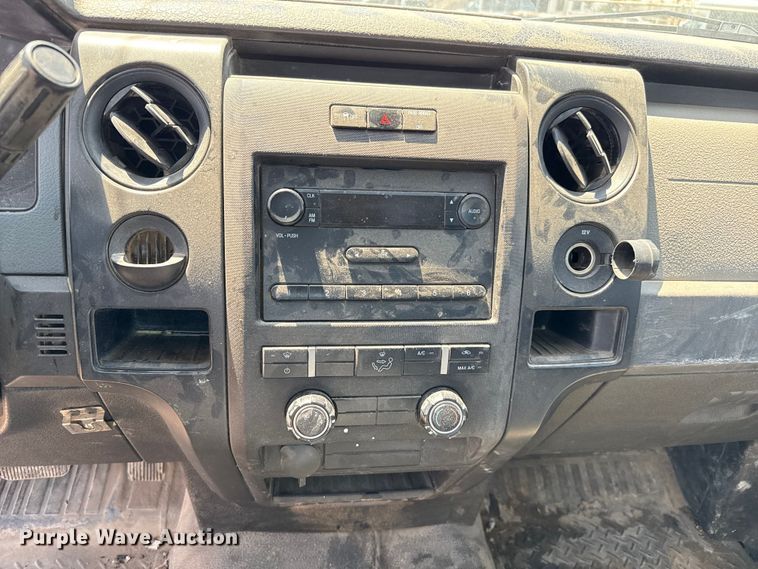 image for item DZ8903 2014 Ford F150 pickup truck