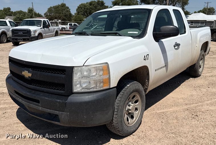 image for item DZ8905 2011 Chevrolet Silverado 1500 Ext. Cab pickup truck