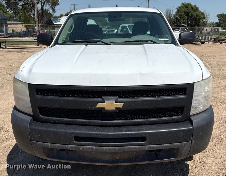 image for item DZ8905 2011 Chevrolet Silverado 1500 Ext. Cab pickup truck