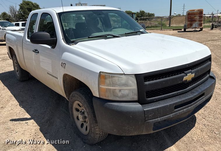 image for item DZ8905 2011 Chevrolet Silverado 1500 Ext. Cab pickup truck