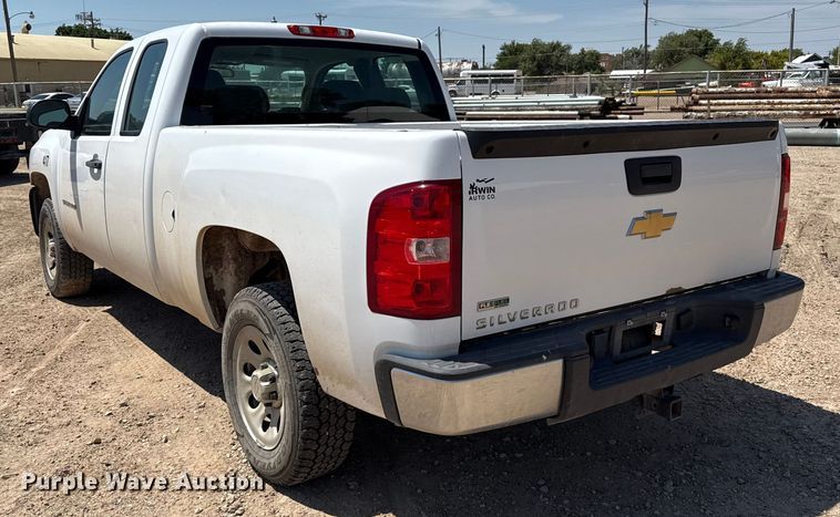 image for item DZ8905 2011 Chevrolet Silverado 1500 Ext. Cab pickup truck