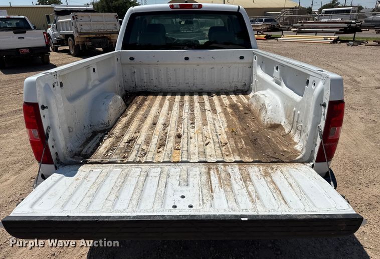 image for item DZ8905 2011 Chevrolet Silverado 1500 Ext. Cab pickup truck