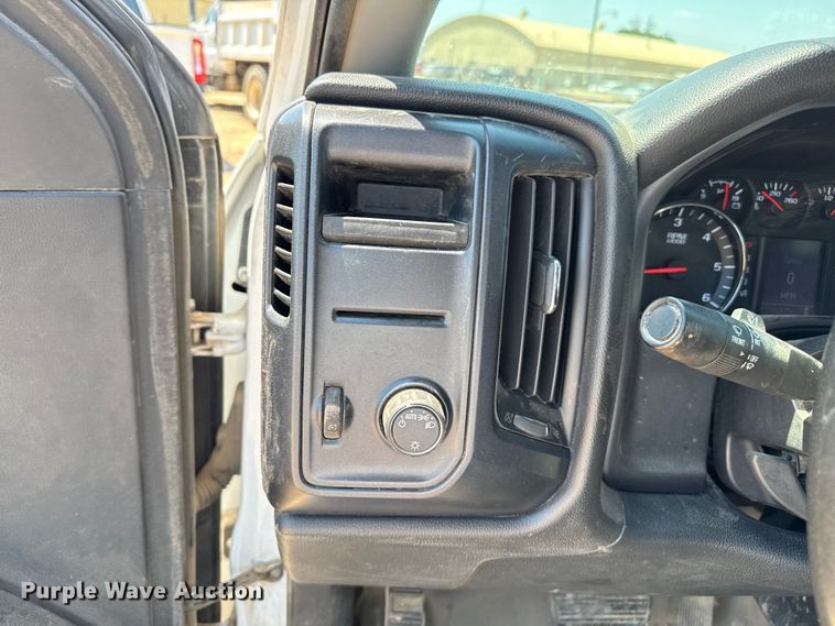 image for item DZ8906 2014 Chevrolet Silverado 1500 Double Cab pickup truck