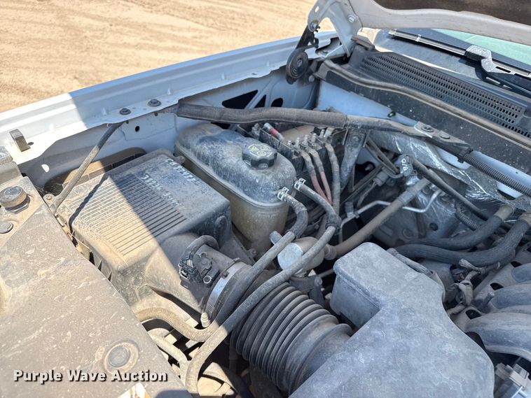 image for item DZ8906 2014 Chevrolet Silverado 1500 Double Cab pickup truck