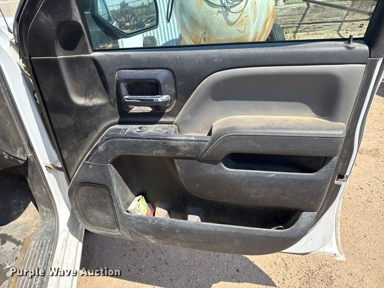 image for item DZ8908 2015 Chevrolet Silverado 1500 Double Cab pickup truck