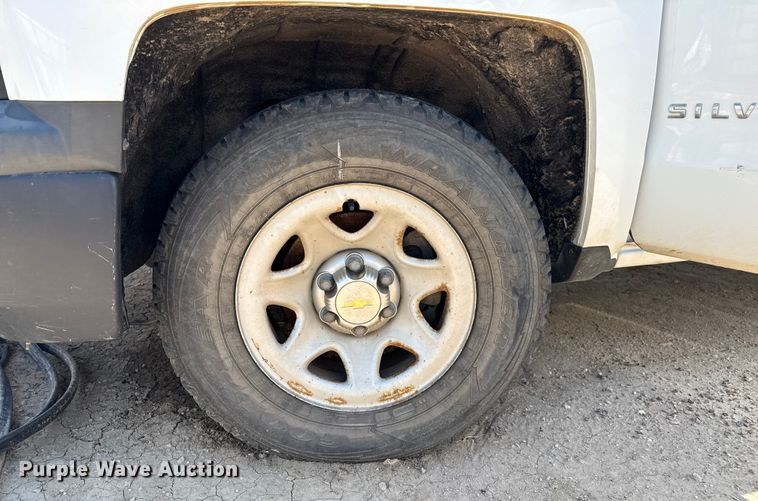 image for item DZ8908 2015 Chevrolet Silverado 1500 Double Cab pickup truck