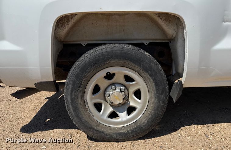 image for item DZ8908 2015 Chevrolet Silverado 1500 Double Cab pickup truck