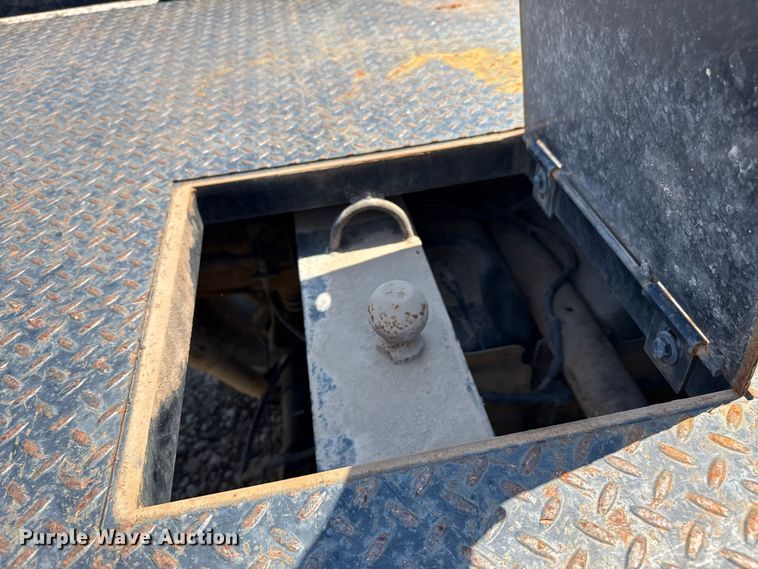 image for item DZ8911 2008 GMC Sierra 1500 flatbed pickup truck