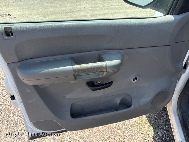 image for item DZ8911 2008 GMC Sierra 1500 flatbed pickup truck