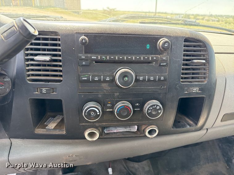 image for item DZ8911 2008 GMC Sierra 1500 flatbed pickup truck