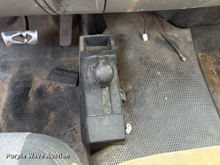 image for item DZ8911 2008 GMC Sierra 1500 flatbed pickup truck