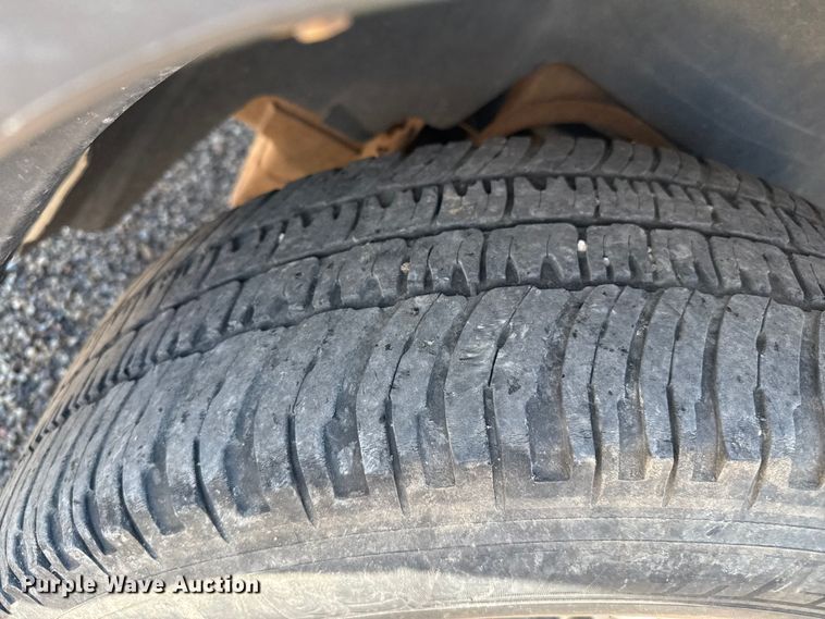 image for item DZ8911 2008 GMC Sierra 1500 flatbed pickup truck