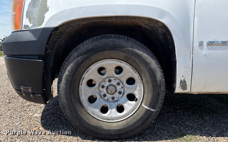 image for item DZ8911 2008 GMC Sierra 1500 flatbed pickup truck