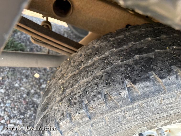 image for item DZ8911 2008 GMC Sierra 1500 flatbed pickup truck