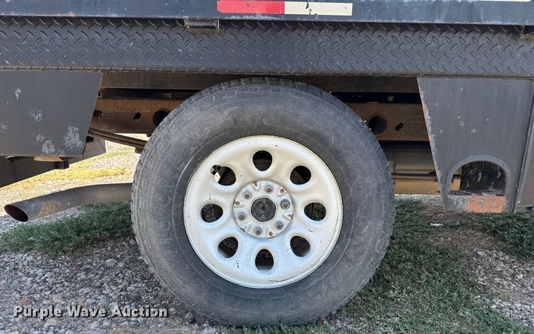 image for item DZ8911 2008 GMC Sierra 1500 flatbed pickup truck