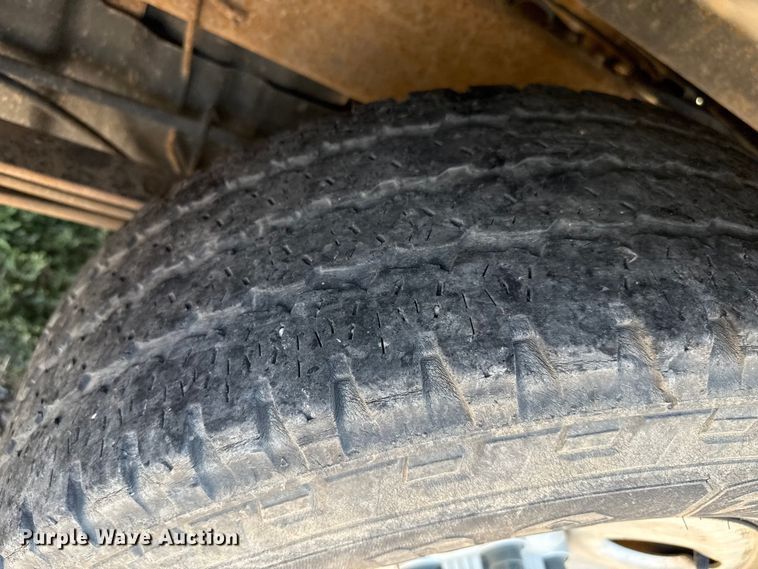 image for item DZ8911 2008 GMC Sierra 1500 flatbed pickup truck