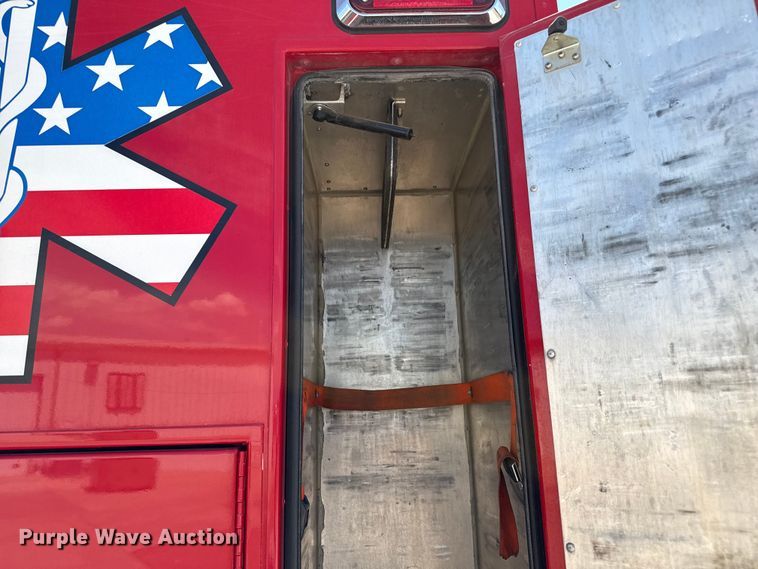 image for item DZ8917 2011 Ford F450 Super Duty ambulance