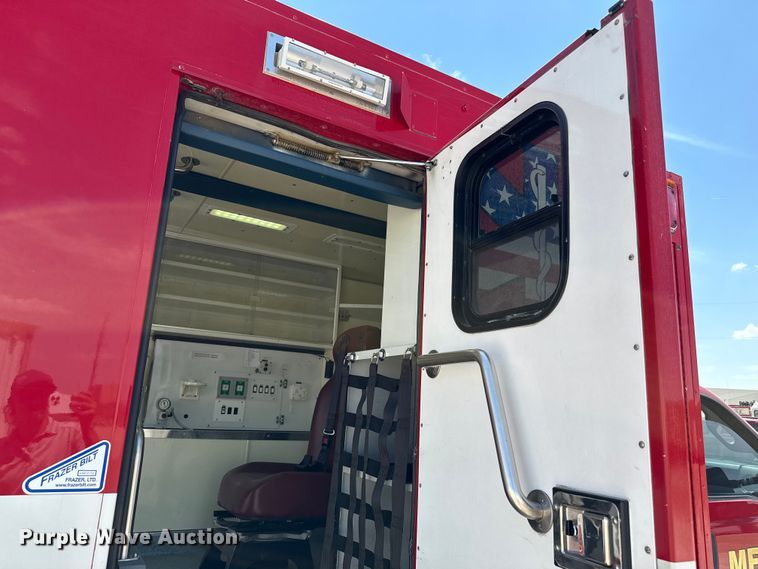 image for item DZ8917 2011 Ford F450 Super Duty ambulance