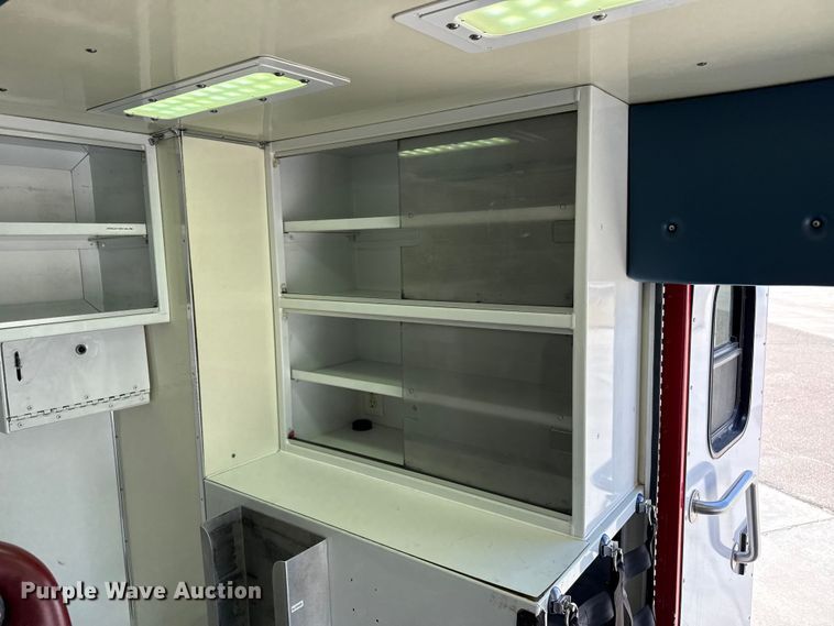 image for item DZ8917 2011 Ford F450 Super Duty ambulance