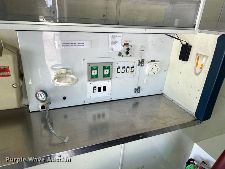 image for item DZ8917 2011 Ford F450 Super Duty ambulance