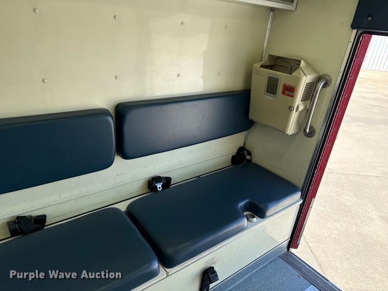 image for item DZ8917 2011 Ford F450 Super Duty ambulance