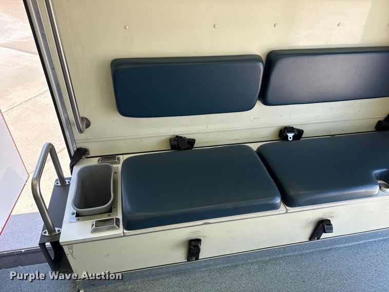 image for item DZ8917 2011 Ford F450 Super Duty ambulance