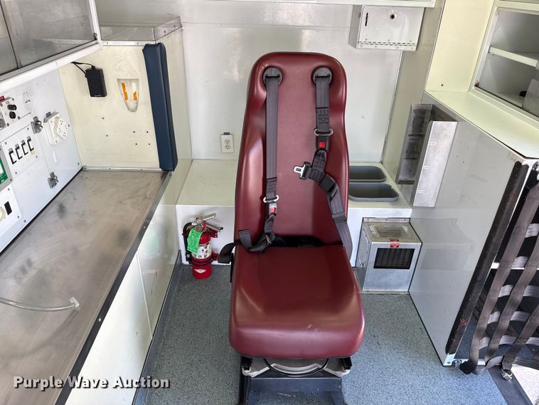 image for item DZ8917 2011 Ford F450 Super Duty ambulance