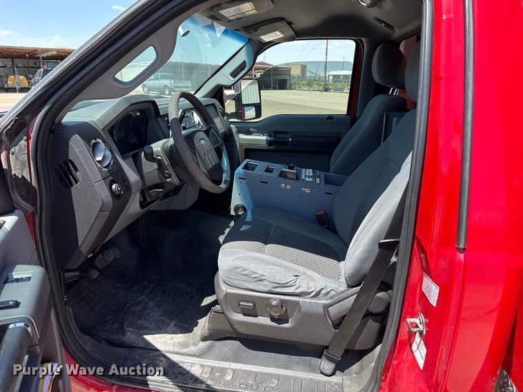 image for item DZ8917 2011 Ford F450 Super Duty ambulance