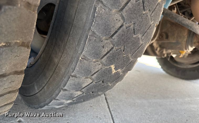 image for item DZ8917 2011 Ford F450 Super Duty ambulance