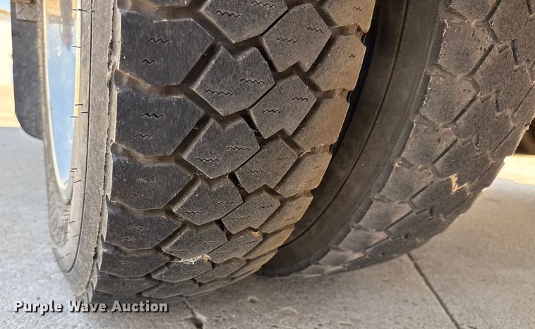 image for item DZ8917 2011 Ford F450 Super Duty ambulance