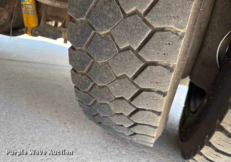 image for item DZ8917 2011 Ford F450 Super Duty ambulance