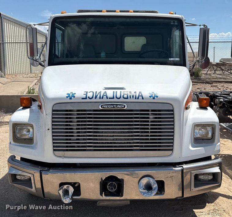 image for item DZ8920 2003 Freightliner FL70 flatbed truck