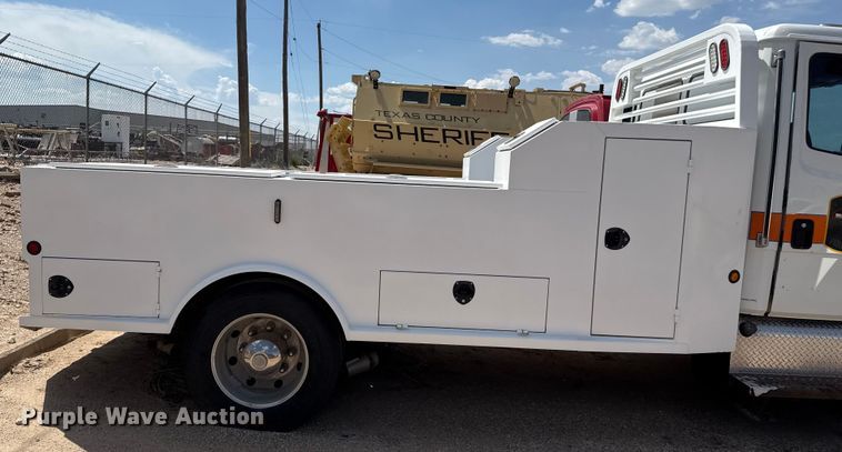 image for item DZ8920 2003 Freightliner FL70 flatbed truck