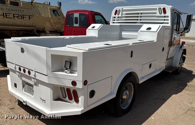 image for item DZ8920 2003 Freightliner FL70 flatbed truck