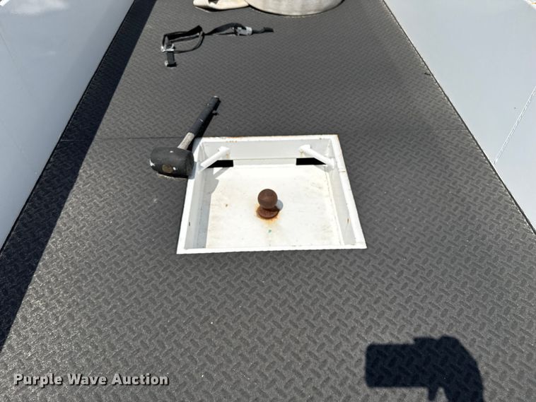 image for item DZ8920 2003 Freightliner FL70 flatbed truck