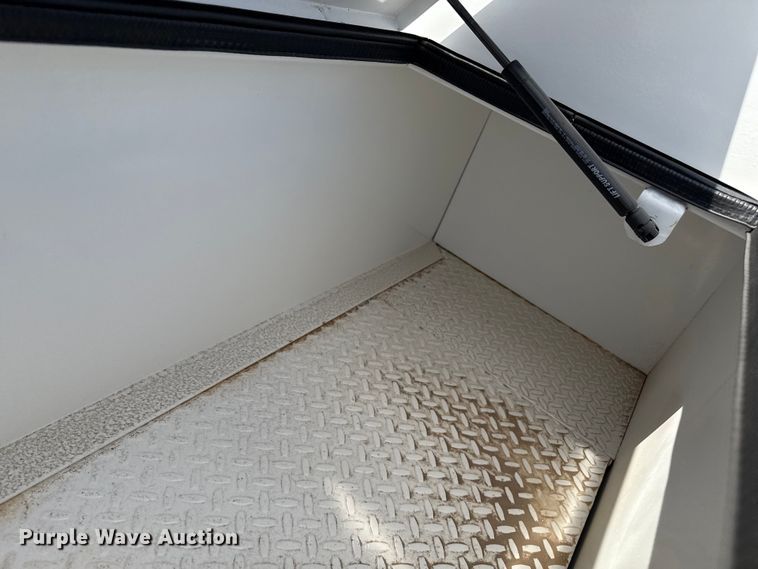 image for item DZ8920 2003 Freightliner FL70 flatbed truck