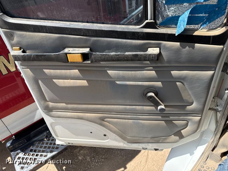 image for item DZ8920 2003 Freightliner FL70 flatbed truck