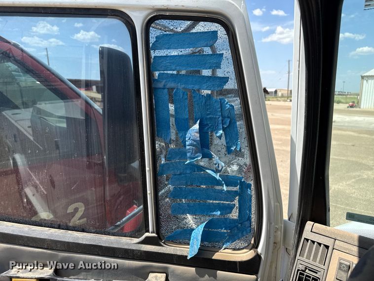 image for item DZ8920 2003 Freightliner FL70 flatbed truck