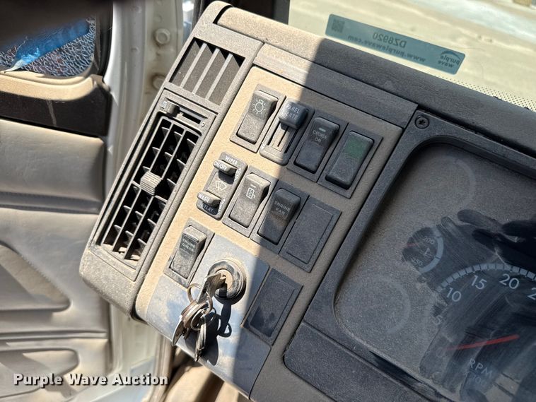 image for item DZ8920 2003 Freightliner FL70 flatbed truck