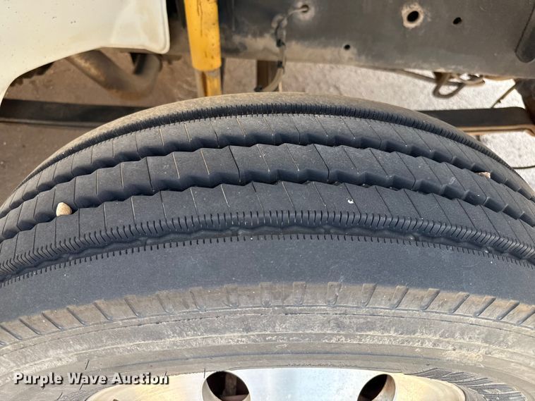 image for item DZ8920 2003 Freightliner FL70 flatbed truck