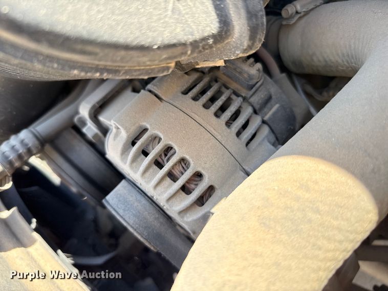 image for item DZ8921 2005 GMC C4500 truck cab and chassis