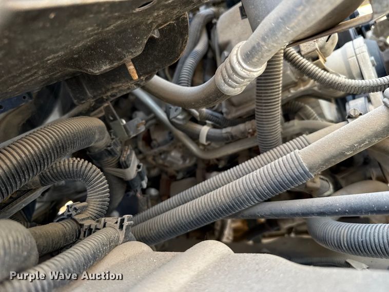 image for item DZ8921 2005 GMC C4500 truck cab and chassis