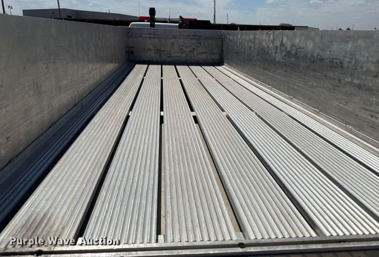 image for item DZ8922 2001 Freightliner FL80 pumper fire truck