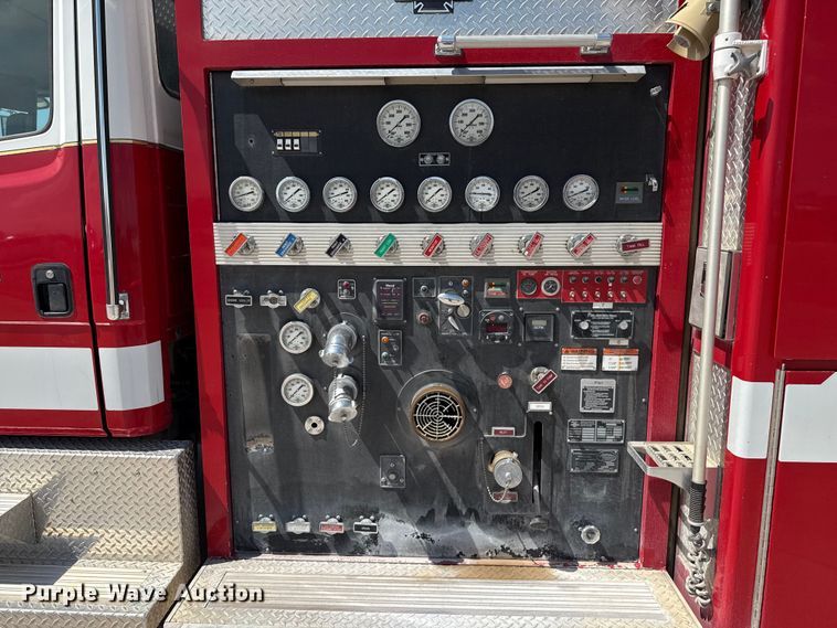 image for item DZ8922 2001 Freightliner FL80 pumper fire truck