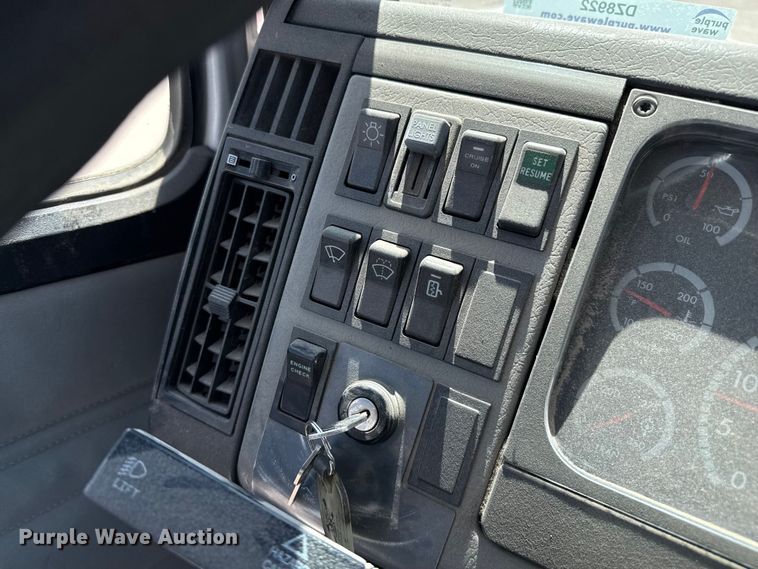 image for item DZ8922 2001 Freightliner FL80 pumper fire truck