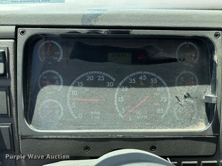 image for item DZ8922 2001 Freightliner FL80 pumper fire truck