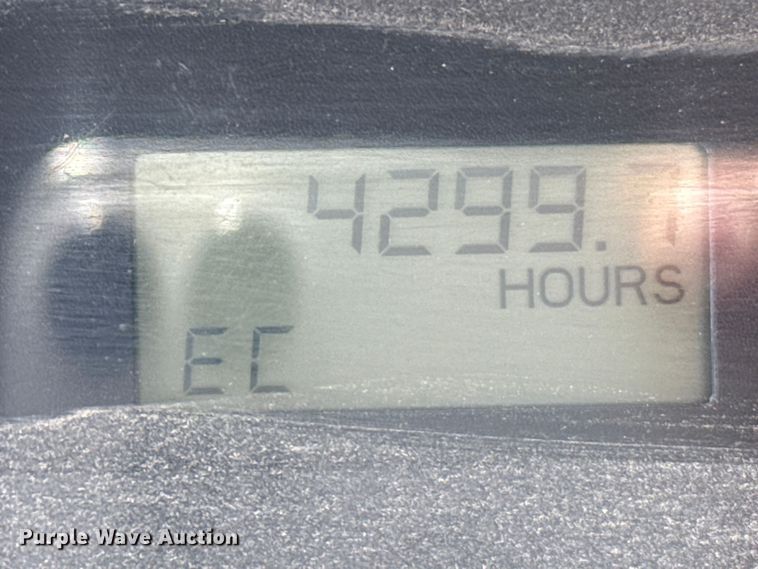 image for item DZ8922 2001 Freightliner FL80 pumper fire truck